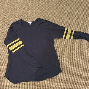 Sundry blue crew with yellow stripes on sleeves size 1. (S)  with scallop hem.